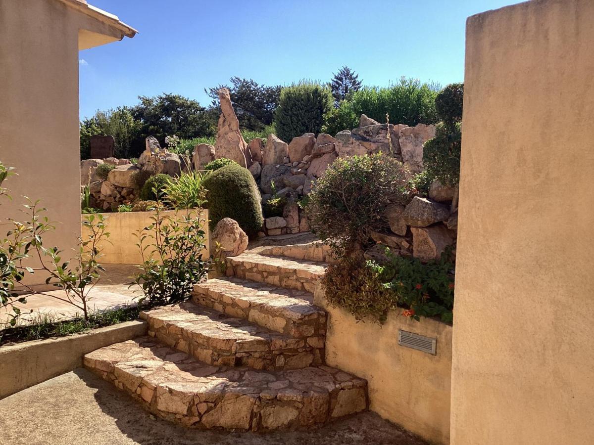 ホテル Fiori Di Santa Giulia ポルトヴェッキオ エクステリア 写真